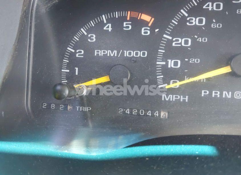 Photo 7 of 1996 Chevrolet Suburban K1500 (VIN 1GNFK16R9TJ411712)