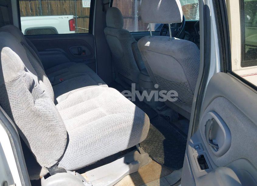 Photo 8 of 1996 Chevrolet Suburban K1500 (VIN 1GNFK16R9TJ411712)