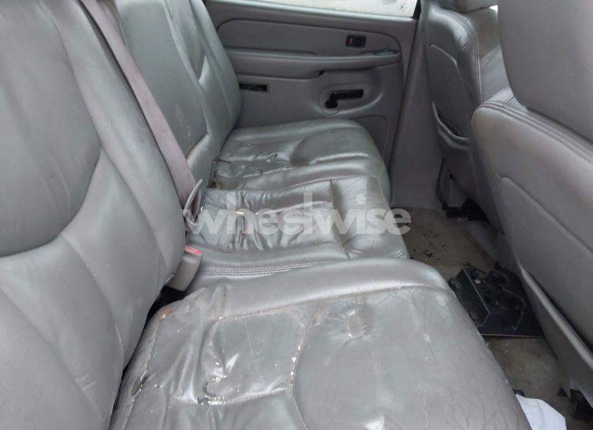 Photo 8 of 2004 Chevrolet Suburban 1500 LT (VIN 1GNFK16T04J312354)