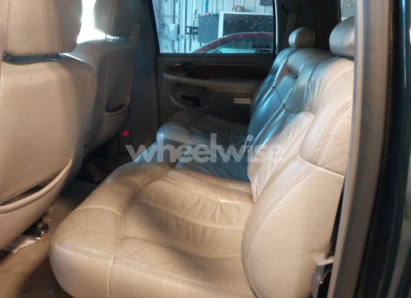 Photo 8 of 2001 Chevrolet Suburban 1500 LT (VIN 1GNFK16T11J198893)