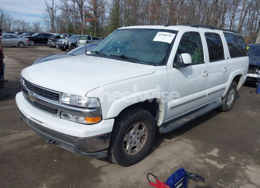 Photo 2 of 2004 Chevrolet Suburban 1500 LT (VIN 1GNFK16T14J103074)