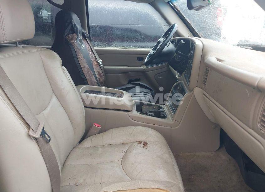 Photo 5 of 2004 Chevrolet Suburban 1500 LT (VIN 1GNFK16T14J167213)