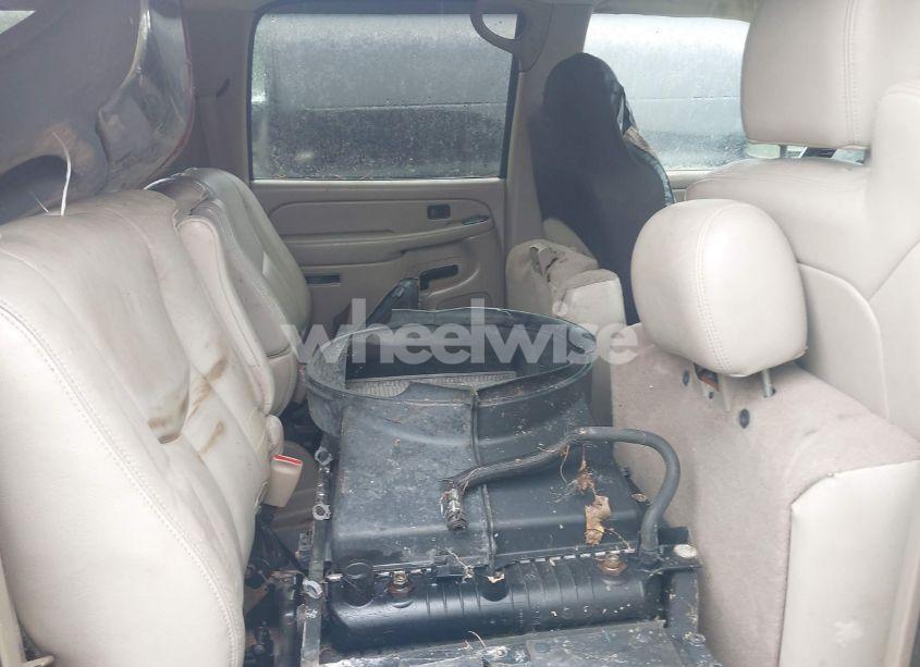 Photo 8 of 2004 Chevrolet Suburban 1500 LT (VIN 1GNFK16T14J167213)