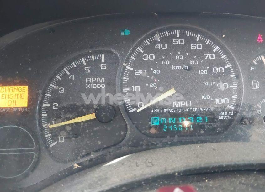 Photo 7 of 2001 Chevrolet Suburban 1500 LT (VIN 1GNFK16T31J227312)