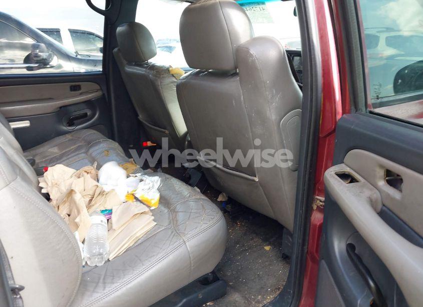 Photo 8 of 2001 Chevrolet Suburban 1500 LT (VIN 1GNFK16T31J227312)