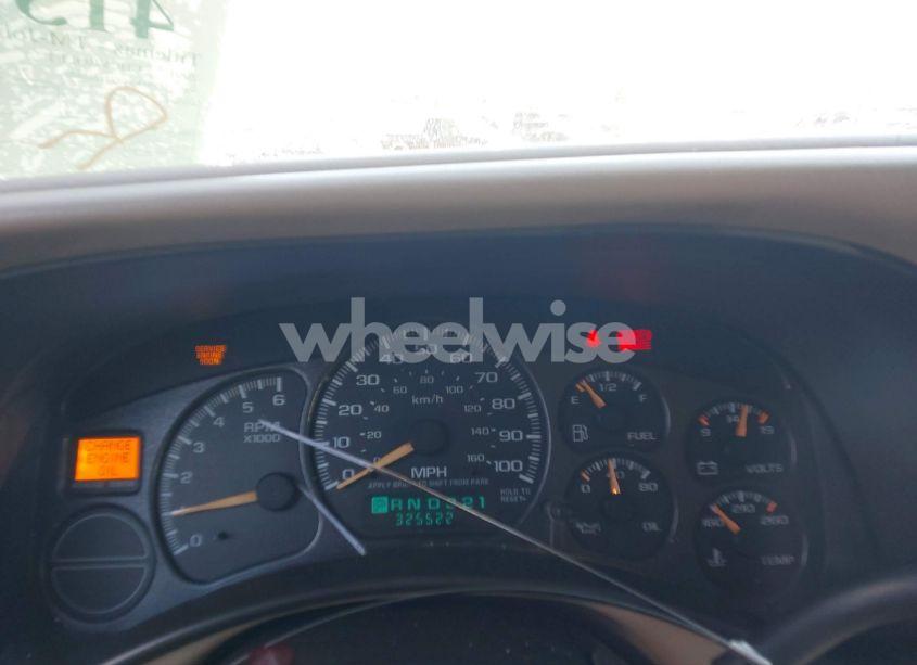 Photo 7 of 2001 Chevrolet Suburban 1500 LT (VIN 1GNFK16T31J285470)