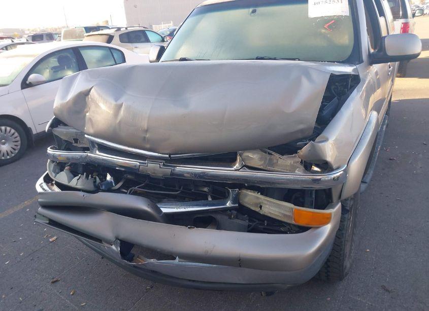 Photo 6 of 2001 Chevrolet Suburban 1500 LT (VIN 1GNFK16T51J210687)