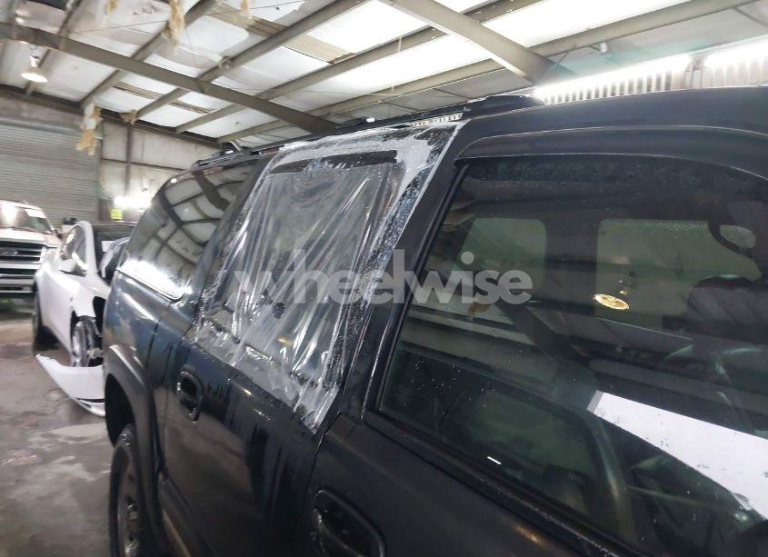 Photo 13 of 2003 Chevrolet Suburban 1500 LT (VIN 1GNFK16T93J211098)