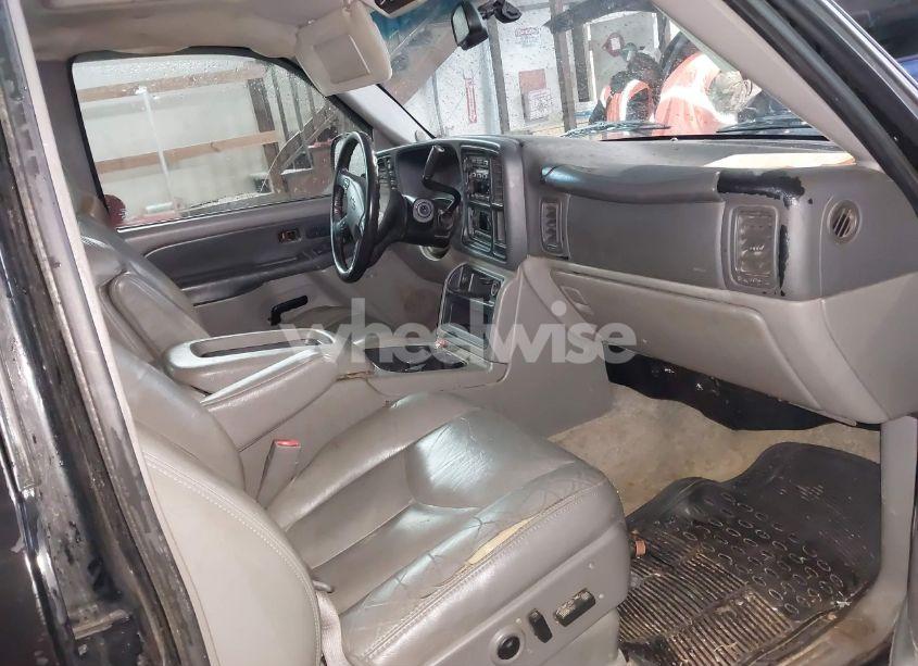 Photo 5 of 2003 Chevrolet Suburban 1500 LT (VIN 1GNFK16T93J211098)