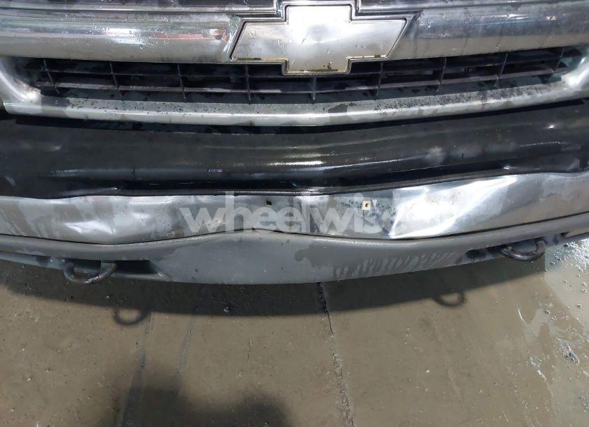 Photo 6 of 2003 Chevrolet Suburban 1500 LT (VIN 1GNFK16T93J211098)