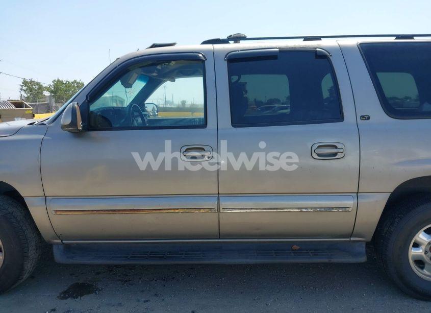Photo 13 of 2002 Chevrolet Suburban 1500 LT (VIN 1GNFK16TX2J239684)