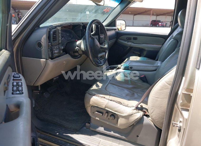 Photo 5 of 2002 Chevrolet Suburban 1500 LT (VIN 1GNFK16TX2J239684)