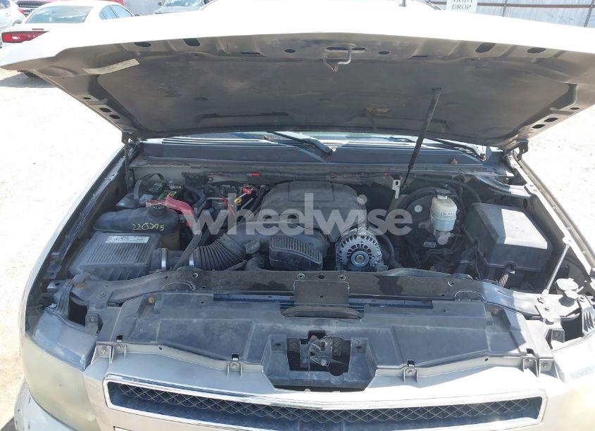 Photo 10 of 2008 Chevrolet Suburban 1500 LT (VIN 1GNFK16Y78R121985)