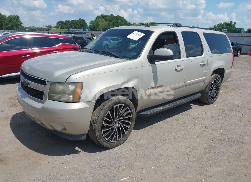 Photo 2 of 2008 Chevrolet Suburban 1500 LT (VIN 1GNFK16Y78R121985)