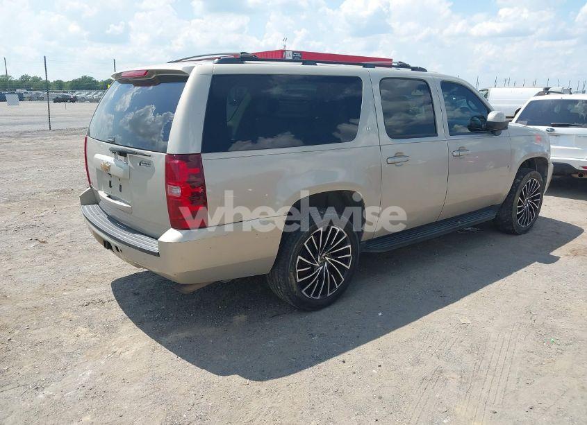 Photo 4 of 2008 Chevrolet Suburban 1500 LT (VIN 1GNFK16Y78R121985)