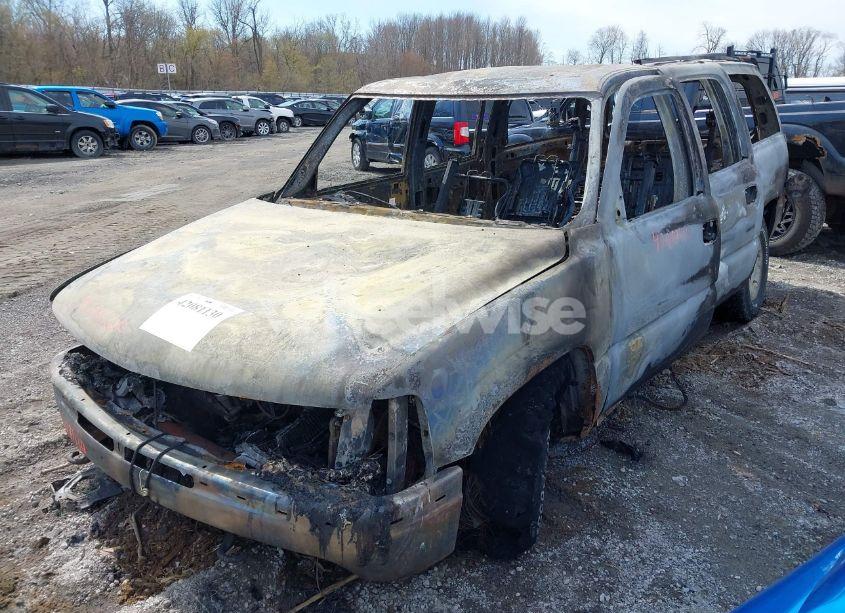 Photo 2 of 2006 Chevrolet Suburban 1500 LT (VIN 1GNFK16Z06J172796)