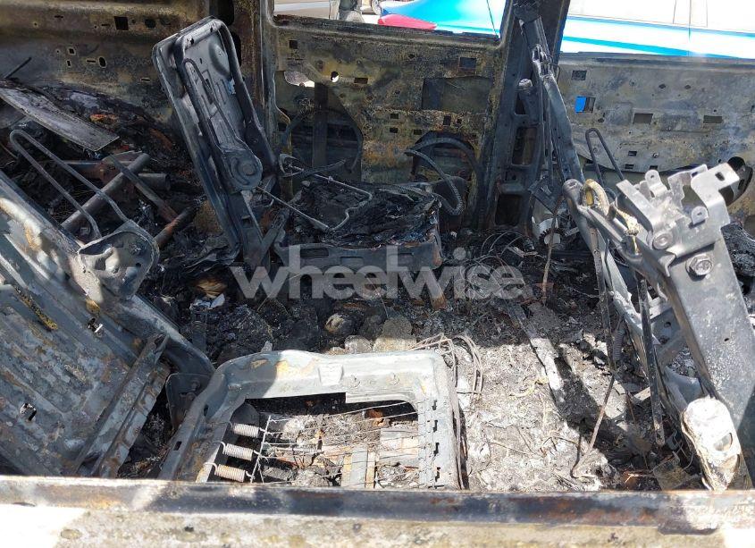 Photo 8 of 2006 Chevrolet Suburban 1500 LT (VIN 1GNFK16Z06J172796)