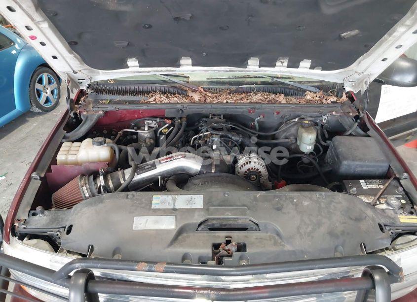 Photo 10 of 2002 Chevrolet Suburban 1500 LT (VIN 1GNFK16Z12J210689)