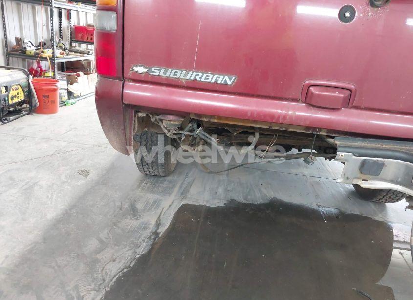 Photo 6 of 2002 Chevrolet Suburban 1500 LT (VIN 1GNFK16Z12J210689)