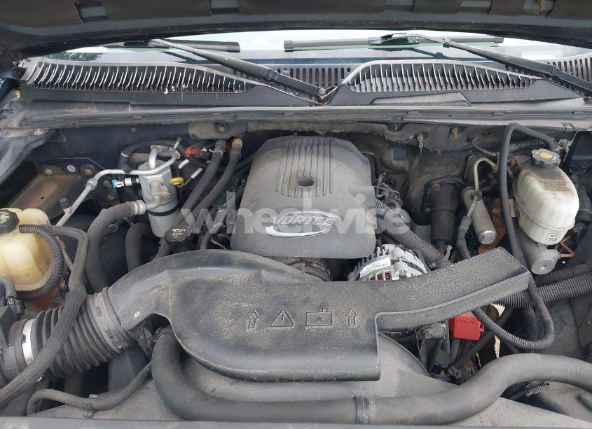 Photo 10 of 2004 Chevrolet Suburban 1500 LS (VIN 1GNFK16Z14J153087)