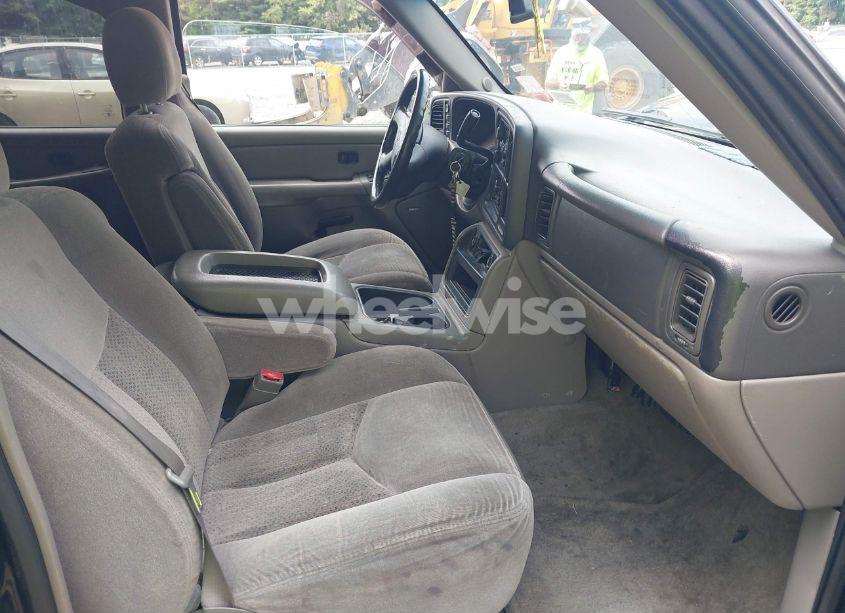 Photo 5 of 2004 Chevrolet Suburban 1500 LS (VIN 1GNFK16Z14J153087)