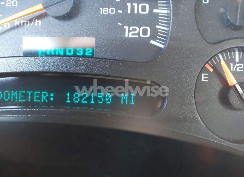 Photo 15 of 2005 Chevrolet Suburban 1500 LS (VIN 1GNFK16Z15J105364)