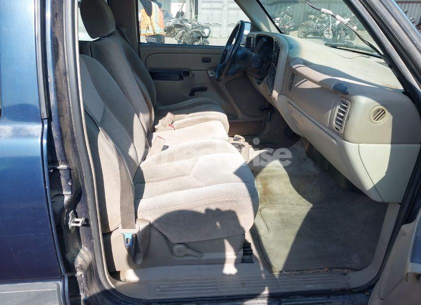 Photo 5 of 2005 Chevrolet Suburban 1500 LS (VIN 1GNFK16Z15R100019)