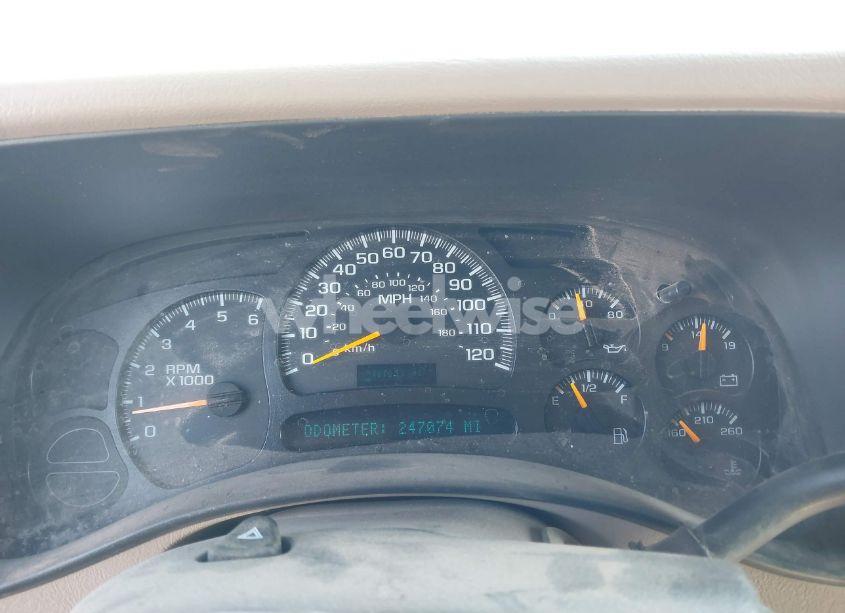 Photo 7 of 2005 Chevrolet Suburban 1500 LS (VIN 1GNFK16Z15R100019)