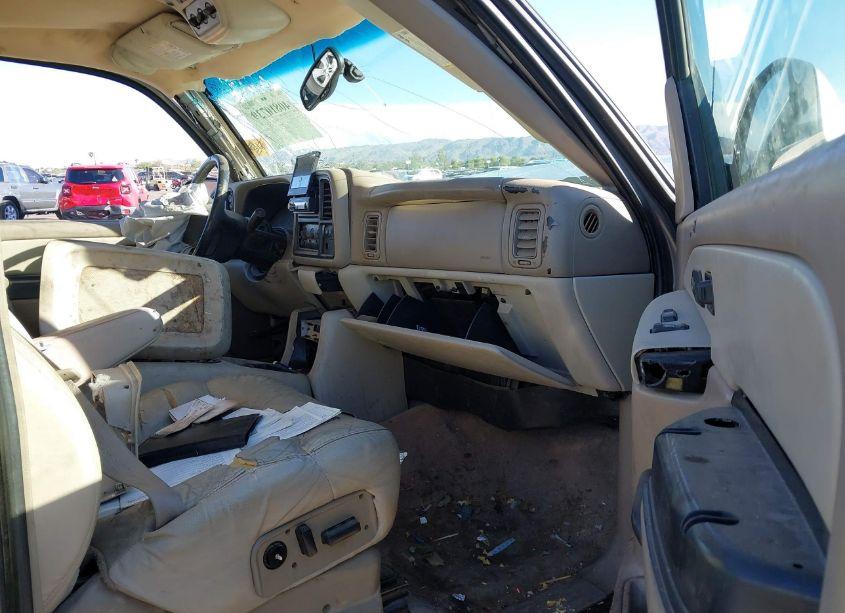 Photo 5 of 2002 Chevrolet Suburban 1500 LT (VIN 1GNFK16Z22J290035)