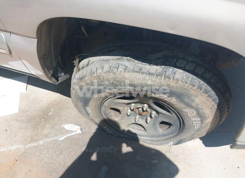 Photo 13 of 2004 Chevrolet Suburban 1500 LT (VIN 1GNFK16Z24J154314)