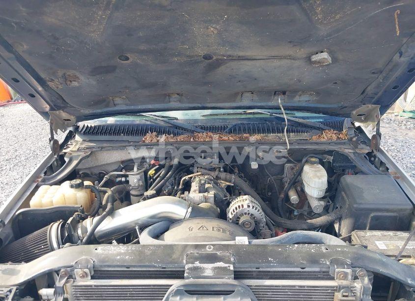 Photo 10 of 2004 Chevrolet Suburban 1500 LS (VIN 1GNFK16Z24J164504)