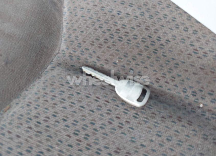 Photo 11 of 2004 Chevrolet Suburban 1500 LS (VIN 1GNFK16Z24J164504)