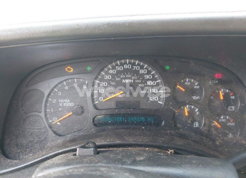 Photo 7 of 2004 Chevrolet Suburban 1500 LS (VIN 1GNFK16Z24J164504)