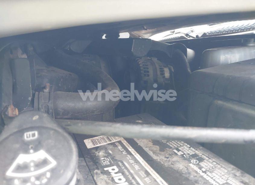 Photo 10 of 2004 Chevrolet Suburban 1500 LT (VIN 1GNFK16Z24J318810)