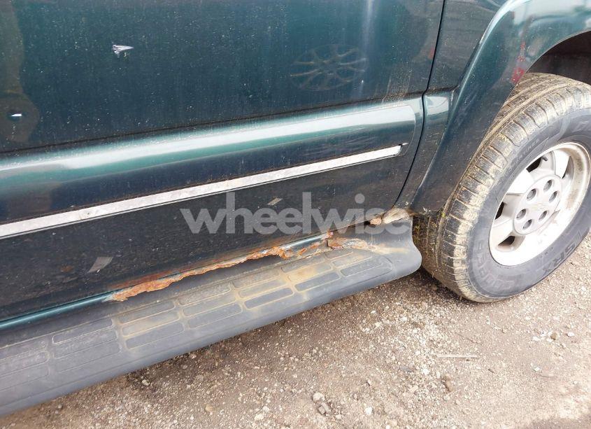 Photo 6 of 2002 Chevrolet Suburban 1500 LT (VIN 1GNFK16Z32J186556)