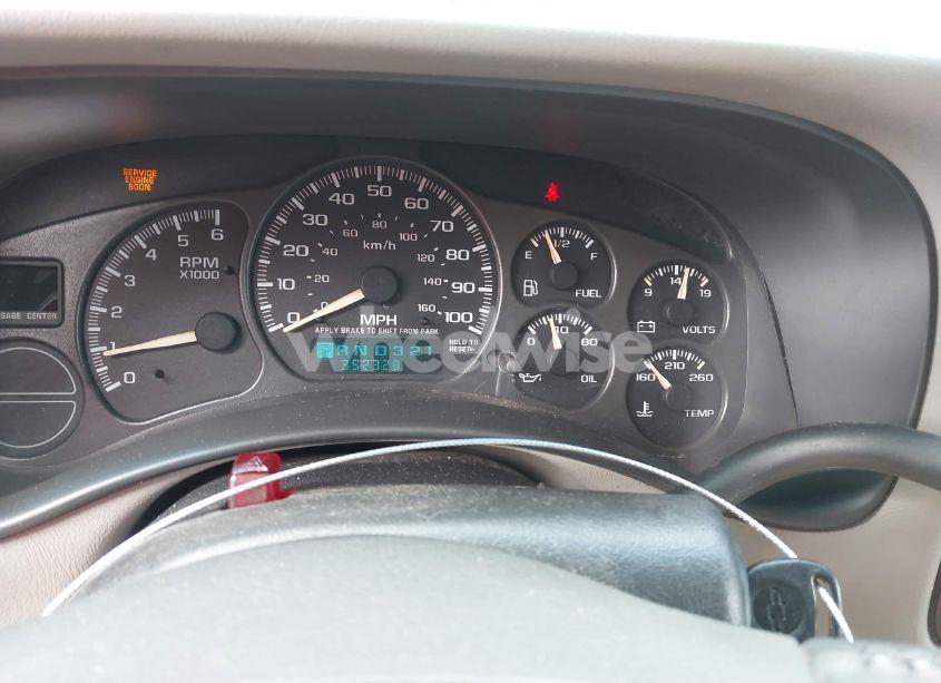 Photo 7 of 2002 Chevrolet Suburban 1500 LT (VIN 1GNFK16Z32J186556)