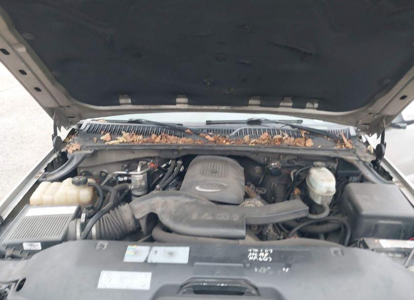 Photo 10 of 2004 Chevrolet Suburban 1500 LT (VIN 1GNFK16Z34J182316)