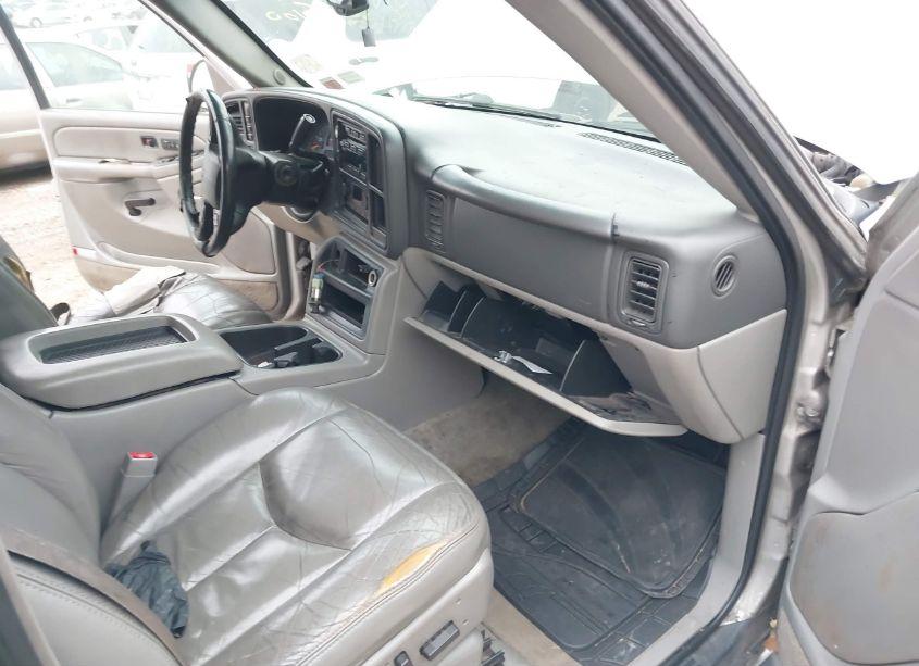 Photo 5 of 2004 Chevrolet Suburban 1500 LT (VIN 1GNFK16Z34J182316)