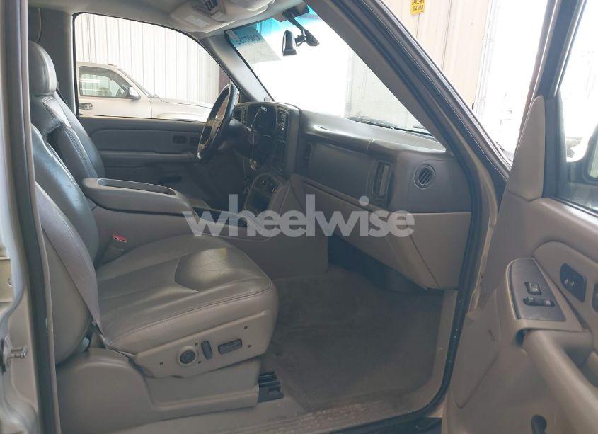 Photo 5 of 2004 Chevrolet Suburban 1500 LT (VIN 1GNFK16Z34J224578)