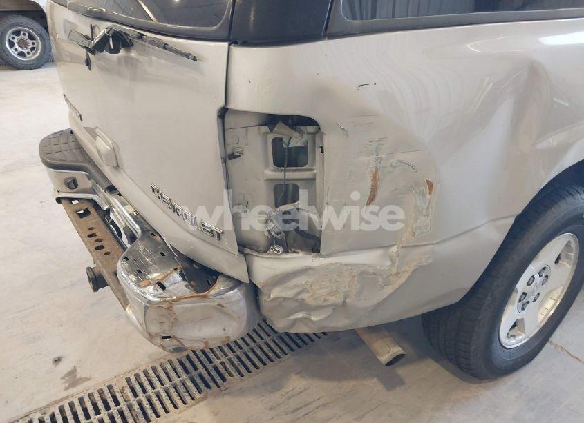 Photo 6 of 2004 Chevrolet Suburban 1500 LT (VIN 1GNFK16Z34J224578)