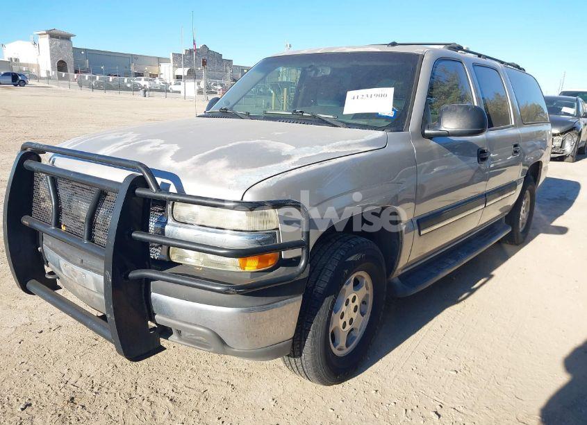 Photo 2 of 2005 Chevrolet Suburban 1500 LS (VIN 1GNFK16Z35J159796)