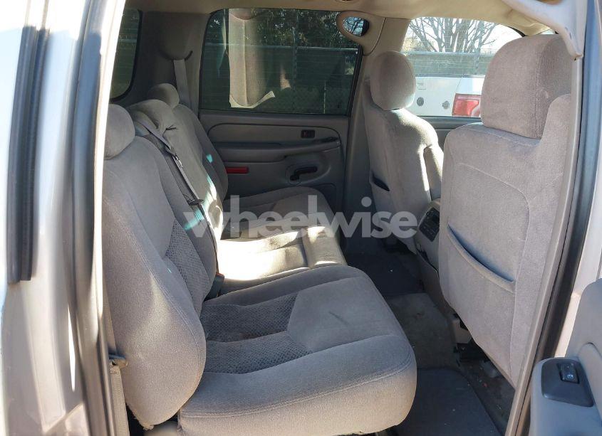 Photo 8 of 2005 Chevrolet Suburban 1500 LS (VIN 1GNFK16Z35J159796)