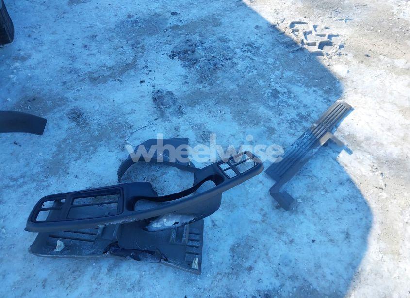 Photo 12 of 2003 Chevrolet Suburban 1500 LS (VIN 1GNFK16Z43J219386)