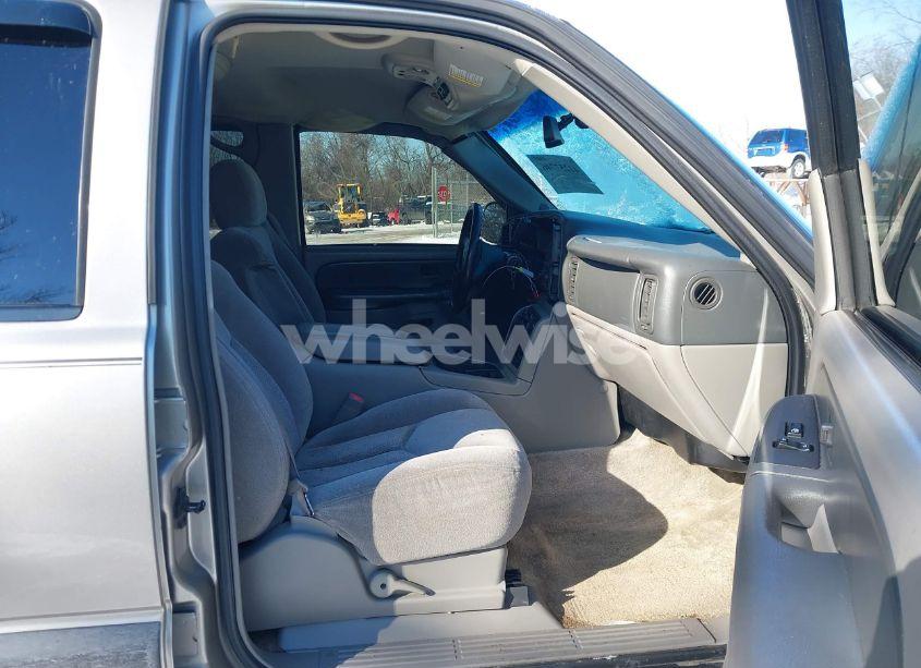 Photo 5 of 2003 Chevrolet Suburban 1500 LS (VIN 1GNFK16Z43J219386)