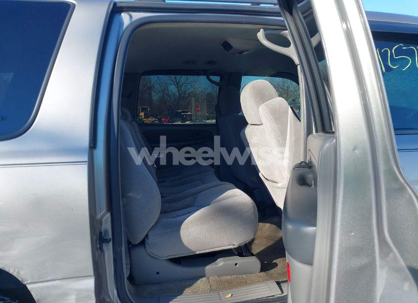 Photo 8 of 2003 Chevrolet Suburban 1500 LS (VIN 1GNFK16Z43J219386)