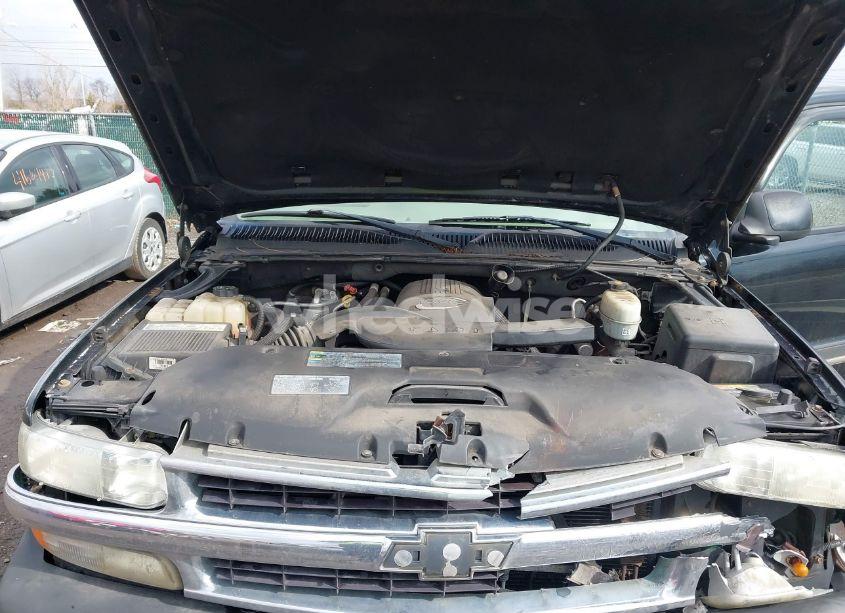 Photo 10 of 2005 Chevrolet Suburban 1500 LT (VIN 1GNFK16Z45J120196)