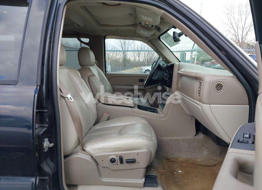 Photo 5 of 2005 Chevrolet Suburban 1500 LT (VIN 1GNFK16Z45J120196)