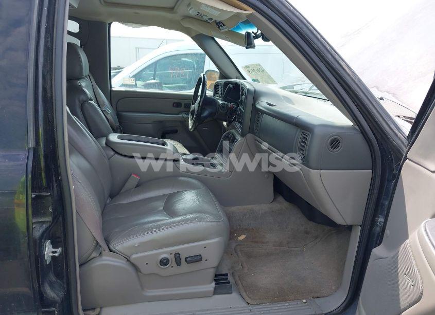 Photo 5 of 2005 Chevrolet Suburban 1500 LT (VIN 1GNFK16Z45J189938)