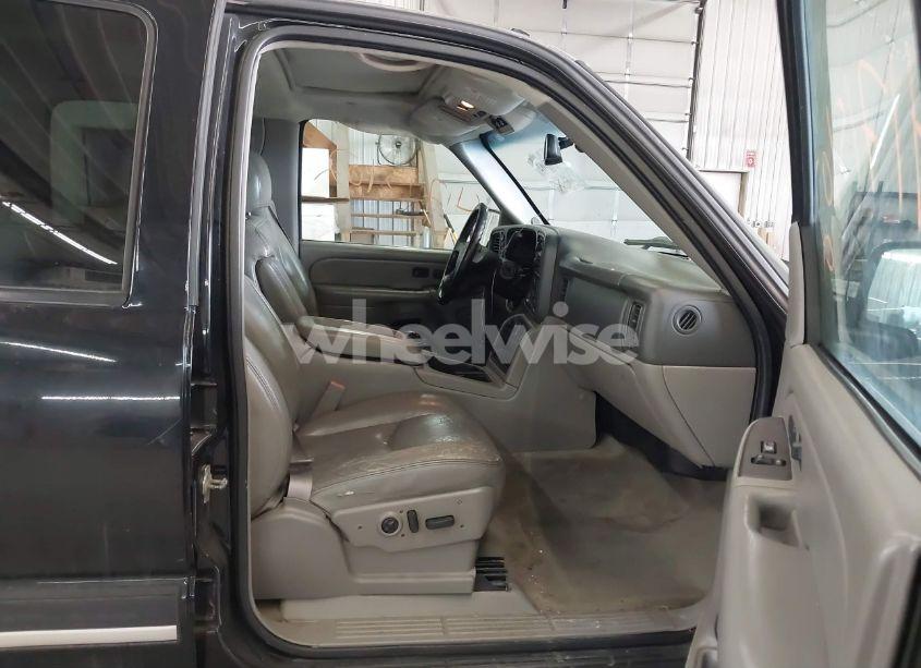 Photo 5 of 2005 Chevrolet Suburban 1500 LT (VIN 1GNFK16Z45J191317)