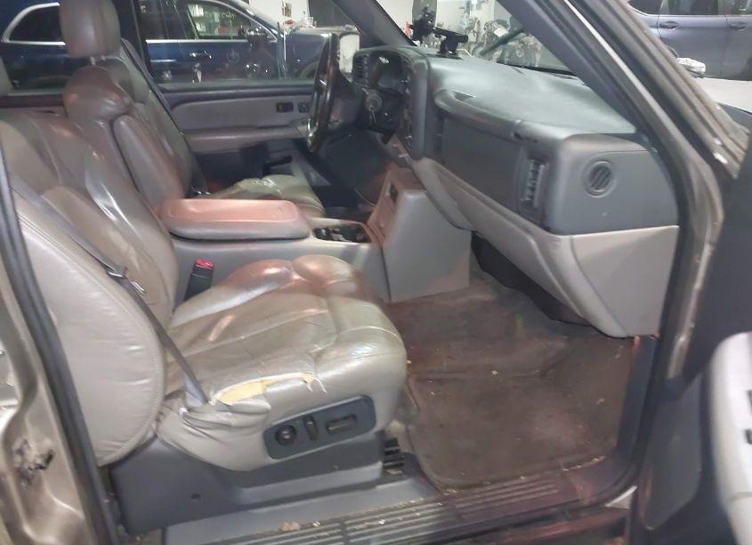 Photo 5 of 2002 Chevrolet Suburban 1500 LT (VIN 1GNFK16Z52J287288)